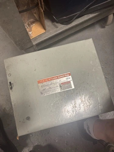 Siemens I-T-E XL-X RV361G Busway Disconnect Switch Fusebox 20HP 30A 600V 3P USED