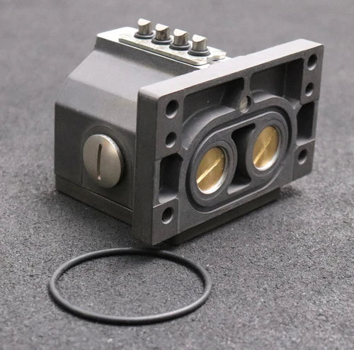 EUCHNER Reihengrenztaster RGBF 04D12-502 AM 4 Schaltnocken unbenutzt in OVP