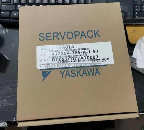 ONE NEW YASKAWA SERVO Driver SGDS-A5A01A