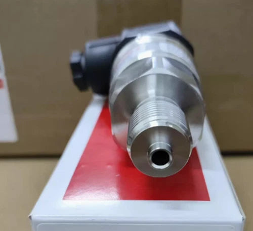 NEW DANFOSS 060G2106 Pressure Transmitter
