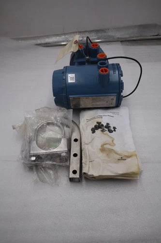 ROSEMOUNT TRANSMITTER MODEL C1151GP3E12M1B1C6 NEW UNIT STOCK 5589A
Opens in a new window or tab