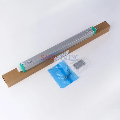 ONE GEFRAN LT-M-0700-S Tie Rod Electronic Ruler/Rectilinear Transducer New