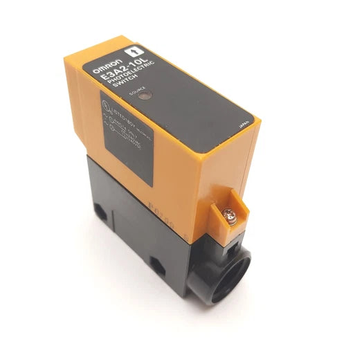 Omron E3A2-10L Photoelectric Sensor Emitter, 10m, 24-240VAC 12-240VDC