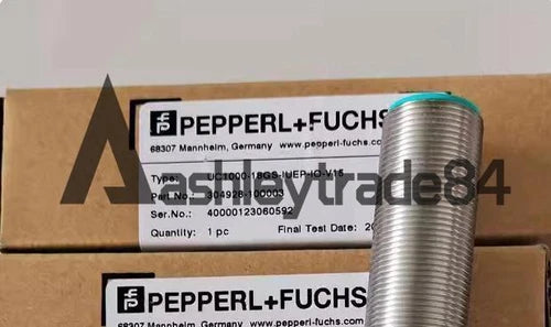 1PCS New Pepperl+Fuchs Ultrasonic sensor UC1000-18GS-IUEP-IO-V15