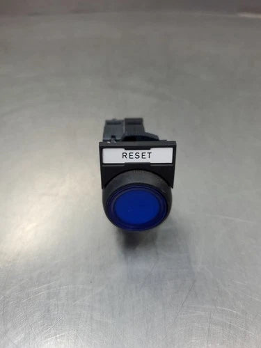 Allen Bradley 800F-N3W/800F-X10 LED Blue Pushbutton Switch.                4E-33