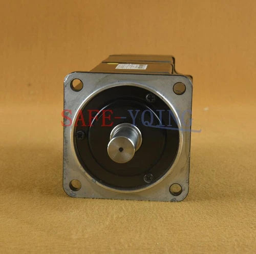 1Pcs Yaskawa Servo Motor SGMAS-08A2A2C-Y2 Used