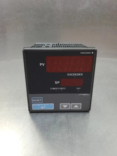 Yokogawa UT350L-00 Temperature Controller, 100-240VAC, 50/60Hz, 20VA.      2C-11
