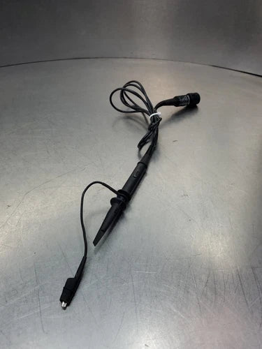 Tektronix P2220 200Mhz/6MHz 10M/1M¦¸ 16pF/95pF Voltage Probe.               5E-17