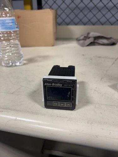 Allen Bradley 900-TC16RGTZ25 /A 900-TC Digital Temperature Controller 120/240V