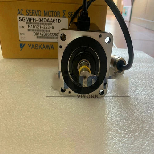 YASKAWA SGMPH-04DAA61D NEW In Box