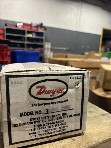 NEW DIFFERENTIAL PRESSURE TRANSMITTER DWYER 3000MR-100MM 3000MR100MM