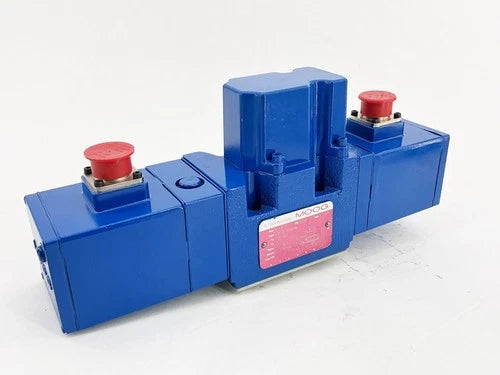 Nova v¨¢lvula proporcional Moog D651-413 210Bar 10-15V - sem caixa