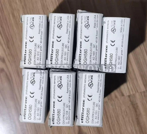 One IFM reflection sensor OGH580 new