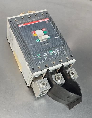 ABB SACE T5H 400 Circuit Breaker                                         Loc4E14