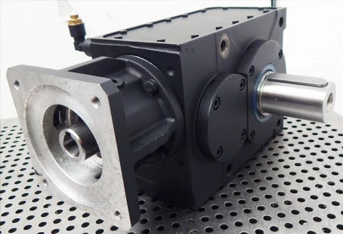 VOGEL  Getriebe ,Kegelgetriebe MKS 8  471985012 I = 38,4 - unused -