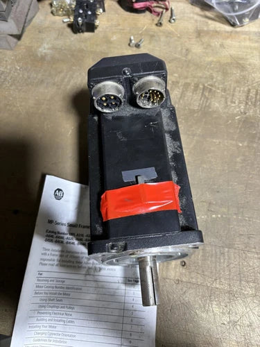 ALLEN BRADLEY MPL-A330P-MJ22AA SERIES A SERVO MOTOR