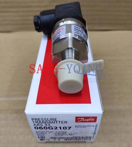 One NEW Danfoss AKS33 060G2107 pressure transmitter