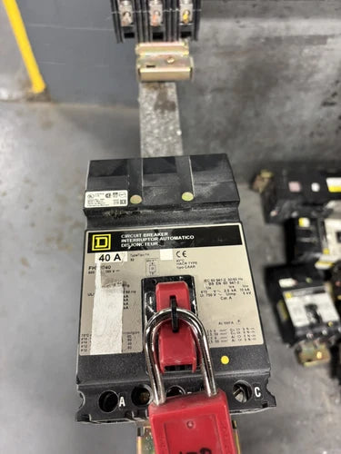 Square D FH36040 3 Pole 40 Amp 600V Molded Case Circuit Breaker USED