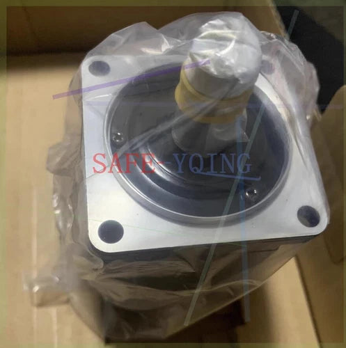 NEW 1PC YASKAWA NIB SGM7J-01A7D61 100W 200V AC SERVO MOTOR