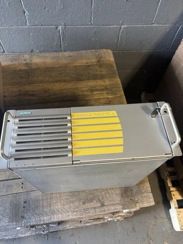 Siemens 6AG4011-1CG23-1JX0 Rack PC IL 40 S V2 USED