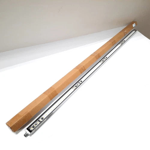 Banner WLS28-2CW1130SQ LED Strip Light, Cool White, 12-30VDC, 1130mm, 4-Pin M12