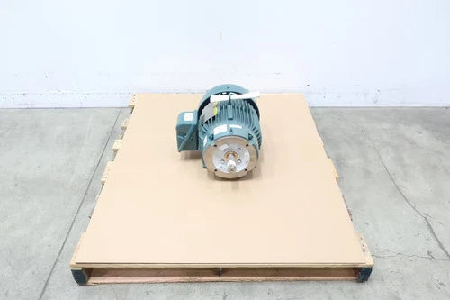 Baldor CECP83770T-4 Super-e 841xl Motor 213tc 7.5hp 1765rpm 460v-ac 3ph