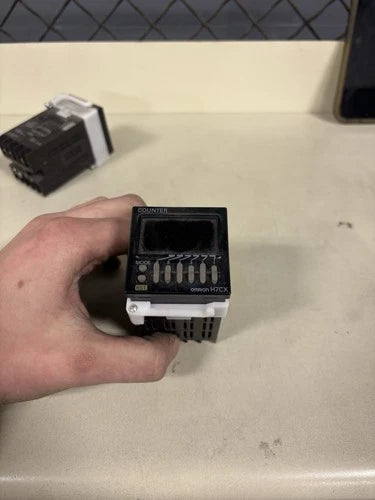 NEW NO BOX Omron H7CX-A-N Digital Counter