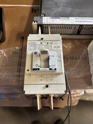 Allen Bradley 140G-G2C3-C25 Molded Case Circuit Breaker 25KA 3P 25A USED