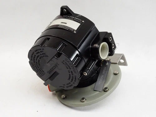 Ashcroft D-7-68-V-CEN4-25 Pressure switch Snap Action Switch / Neuwertig