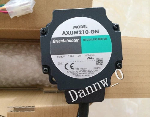 New In Box VEXTA Orientalmotor AXUM210-GN Motor