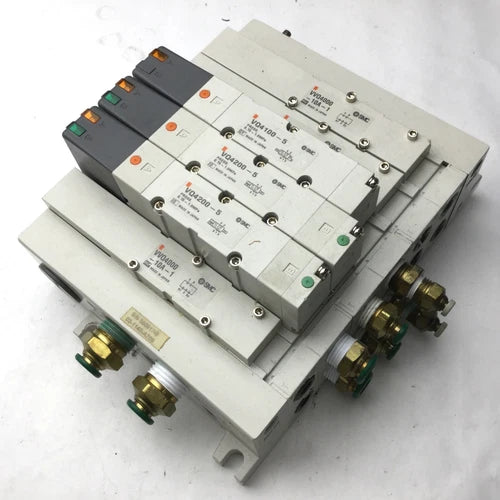 Bank of 3 SMC 2x VQ4200-5 & 1x VQ4100-5 Solenoid Valve, 2-Position 5-Port, 24VDC