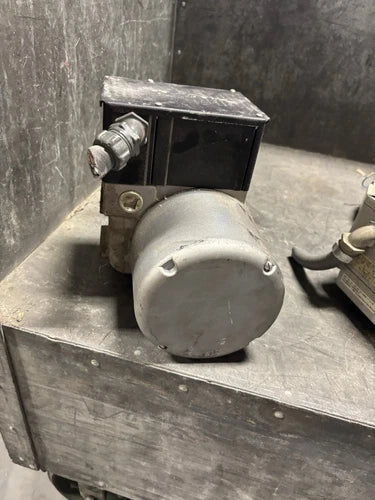 HONEYWELL ACTIONATOR MOTOR M740 A 1079 USED