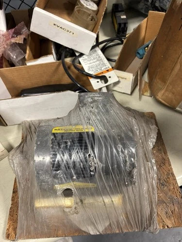 NEW NO BOX Baldor Motor 08HP 42CZ Frame Three phase 33-1076-1060