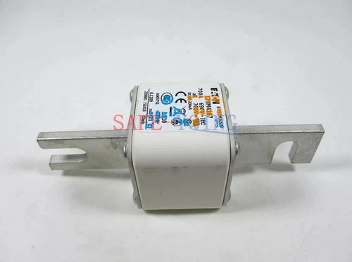 ONE NEW Eaton BUSSMANN 170M4167 700A 690V Fuse