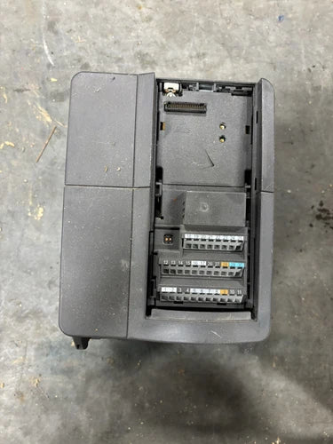 USED Siemens inverter 6SE6440-2AD23-0BA1 6SE64402AD230BA1 380V 3KW