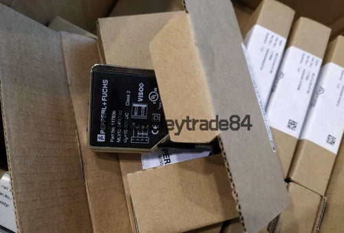 1PCS New Pepperl+Fuchs Photoelectric switch 117836 MLV12-54/47/92