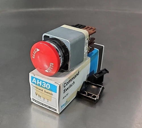 Fuji Electric AH30-VR11 Command Switch.                                Loc4B-25