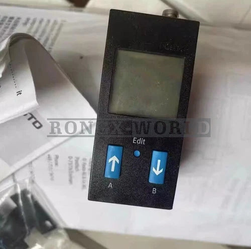 One New FESTO SDE1-V1-G2-W18-C-P1-M8 192766 Digital Pressure Sensor