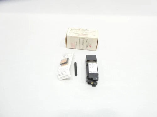 Allen Bradley 800MB-CPA16AAS Illuminated Amber Pushbutton 120v-ac