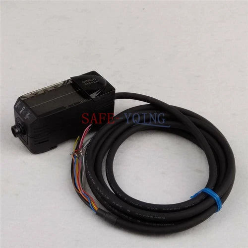 1PC Omron ZX2-LDA11 Laser Smart Displacement Sensor New