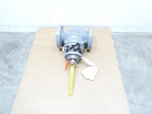 Fisher ES Steel Flanged Globe Valve 4in 600 Body Plug Stem