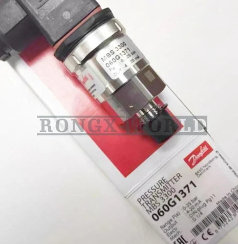 One New Danfoss 060G1371 MBS3100 Pressure Sensors