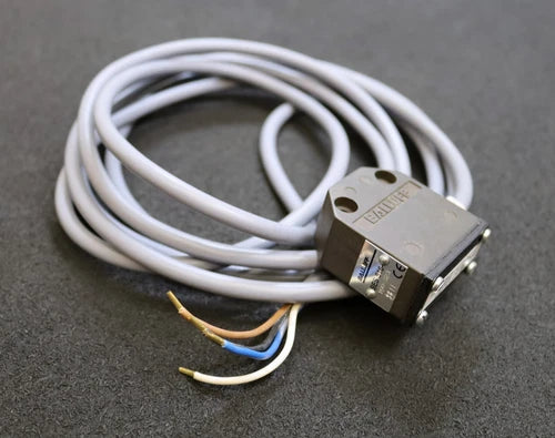 BALLUFF Inductive Sensor BERO BES 516-100-S-23-03 10-30VDC Cable Length 3m