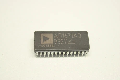 Analog Devices  AD1671AQ 001386 9327 Chip Analog Digital Converter AD 1671AQ