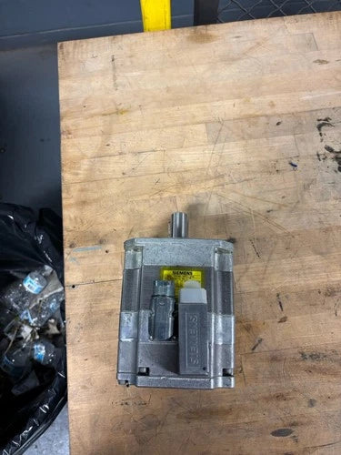 NEW NO BOX SIEMENS SERVO MOTOR 1FK7060-5AF71-1PA0
