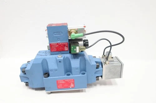 Moog D633-7369 D684Z4921 D820-2001 Servo Directional Valve 350bar