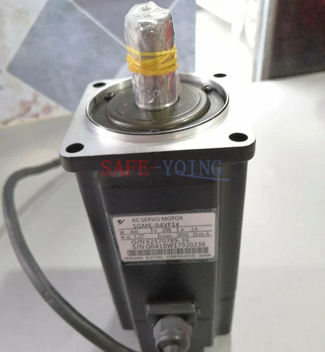 1PIECE NEW YASKAWA SERVO MOTOR SGME-04VF14 SGME04VF14