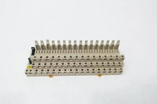 Omron G70A-Z0C16-3 Relay Terminal Socket