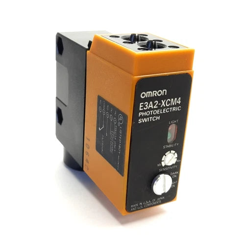 Omron E3A2-XCM4 Photoelectric Switch 240V Max Supply, SPDT, Used w/ E-32 Cables