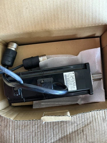 OMRON YASKAWA SGMAH-04A1A4CD-0Y AC SERVO MOTOR